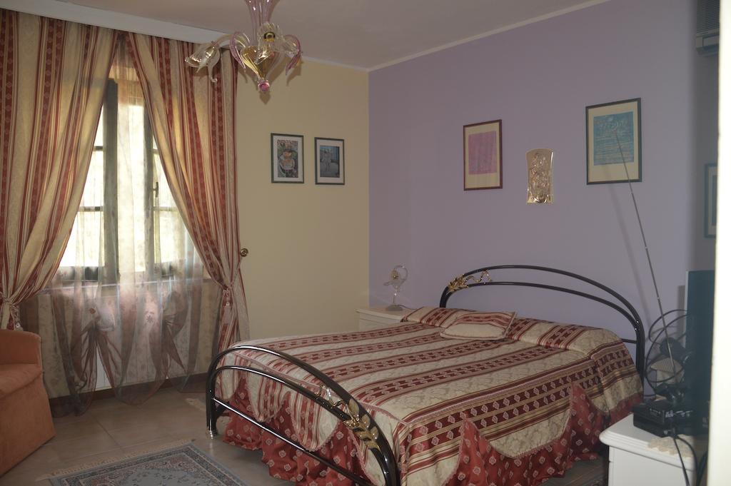 أربورْيا B&B Fra E Fe الغرفة الصورة